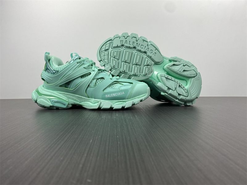 B*alenciaga Track Recycled Green  542436W3FE33000