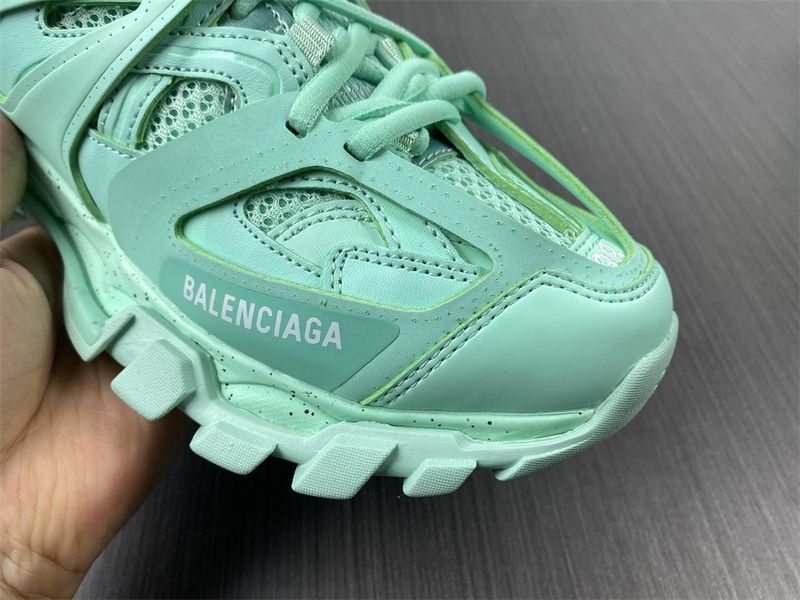 B*alenciaga Track Recycled Green  542436W3FE33000