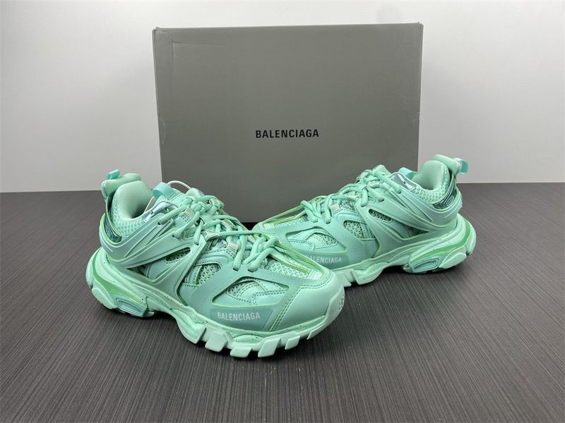 B*alenciaga Track Recycled Green  542436W3FE33000