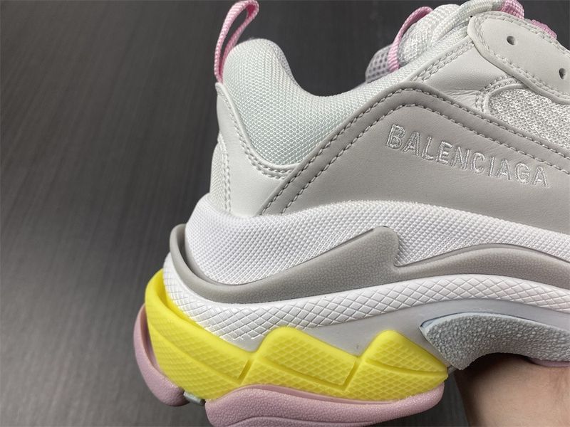 B*alenciaga Triple S 524039 W2FW4 7541