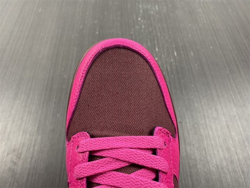 Dunk Low Valentine's Day (2022)   DQ9324-600