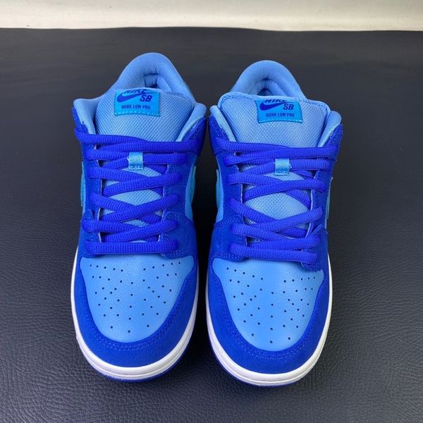 SB Dunk Low Blue Raspberry  DM0807-400