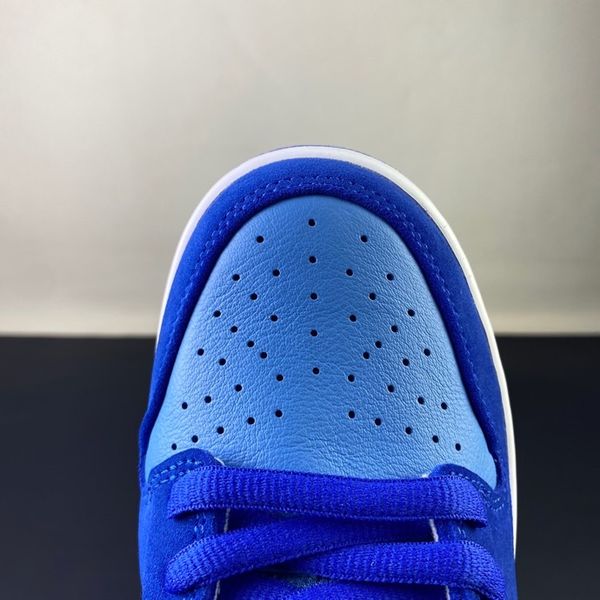 SB Dunk Low Blue Raspberry  DM0807-400