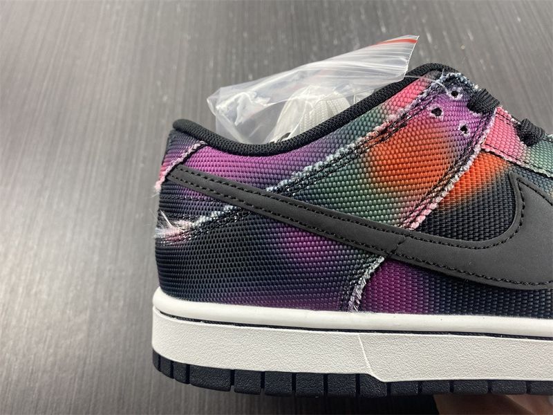 Dunk Low Graffiti Pink  DM0108-002