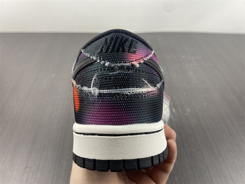 Dunk Low Graffiti Pink  DM0108-002