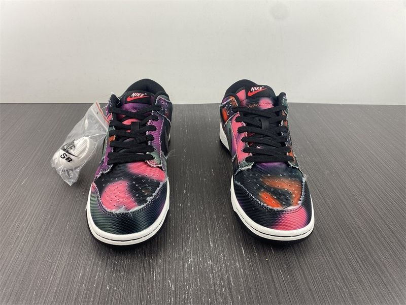 Dunk Low Graffiti Pink  DM0108-002