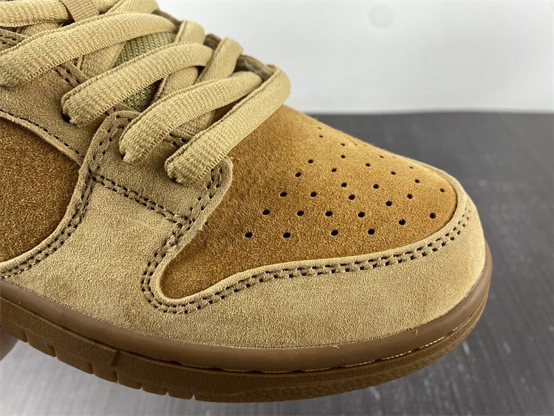 SB Dunk Low Wheat 883232-700
