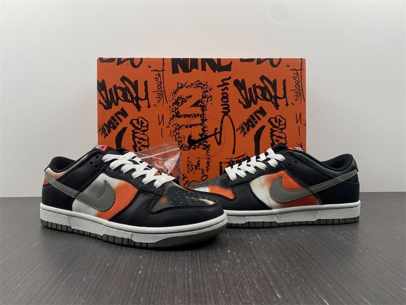 Dunk Low Graffiti Black Red  DM0108-001