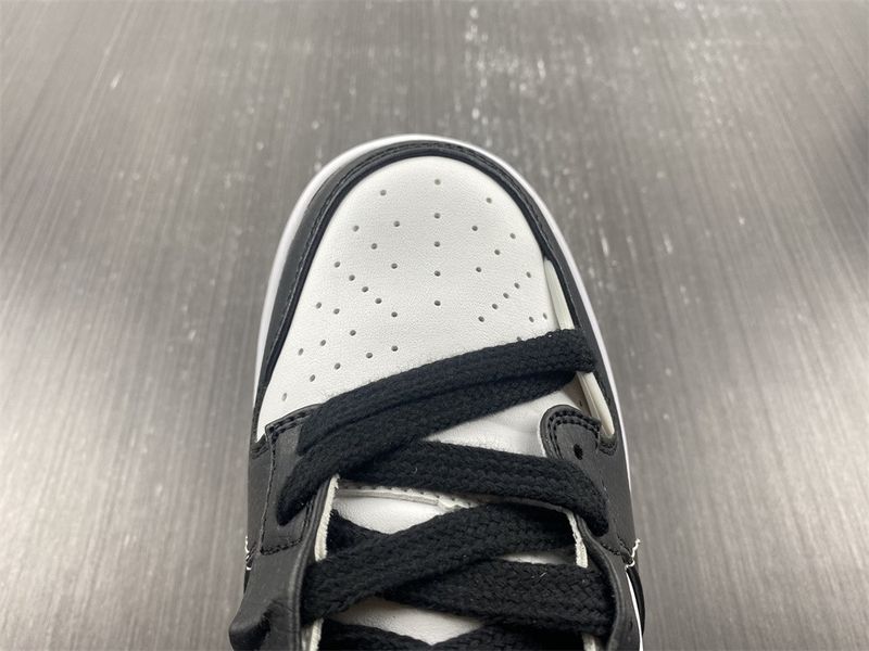 Dunk Low Disrupt 2 Panda  DV4024-002