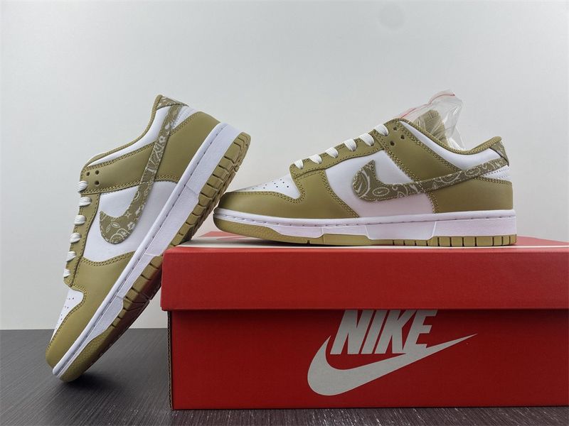 Dunk Low Essential Paisley Pack Barley DH4401-104