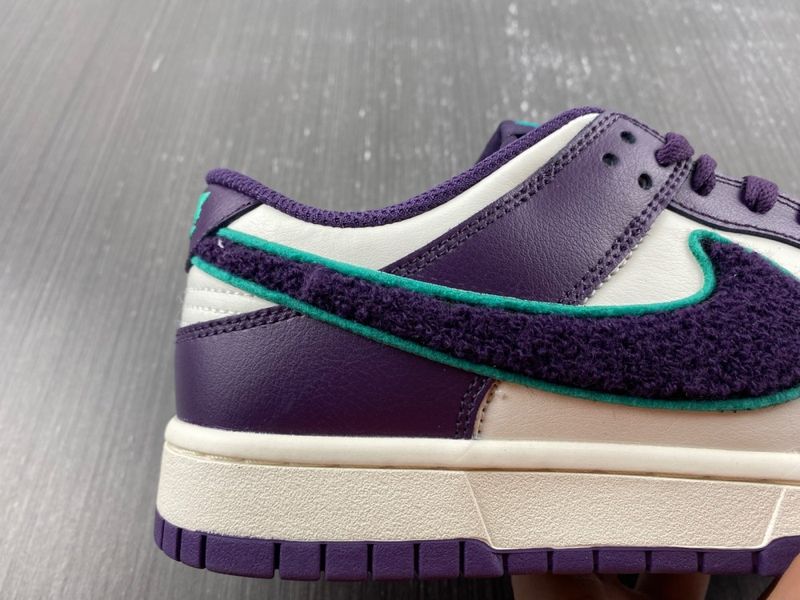 Dunk Low Chenille Swoosh DQ7683-100