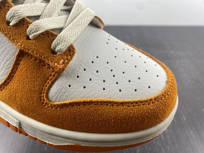 Dunk Low AS Safari Swoosh Kumquat DR0156-800