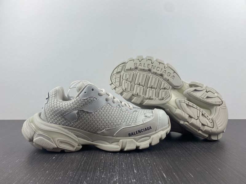 B*alenciaga Track AM221112-8