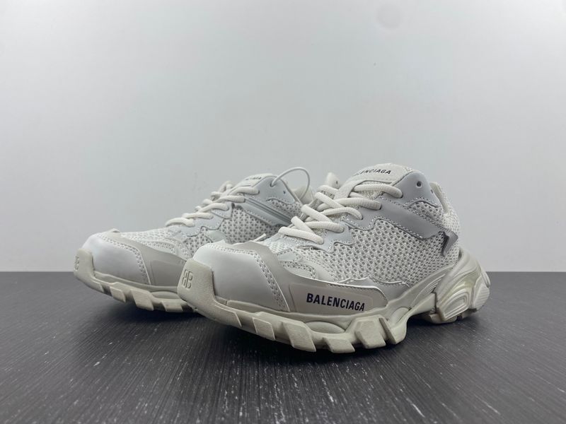 B*alenciaga Track AM221112-8