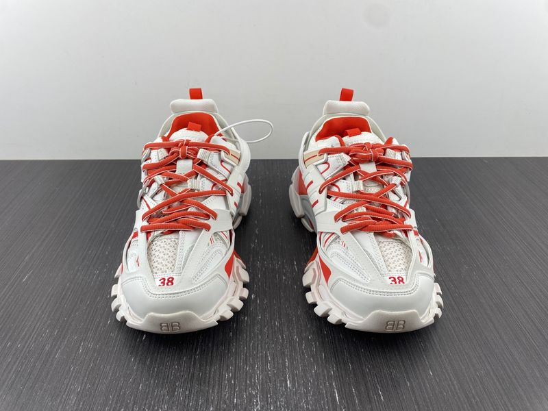 B*alenciaga Track AM221112-10