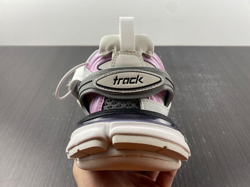 B*alenciaga Track AM221112-3