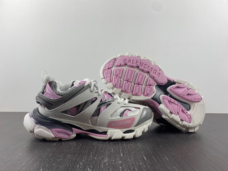 B*alenciaga Track AM221112-3