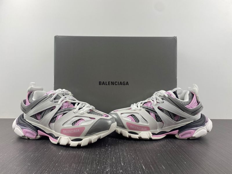 B*alenciaga Track AM221112-3