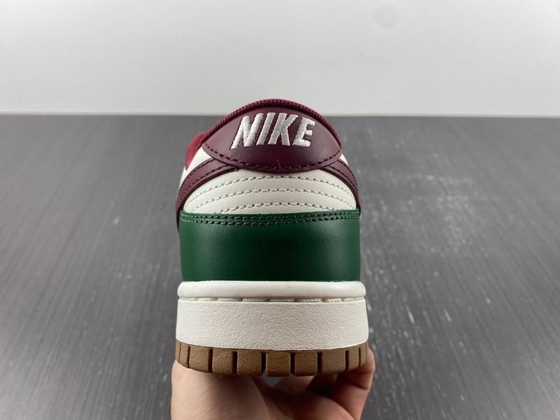 Dunk Low Gorge Green FB7160-161