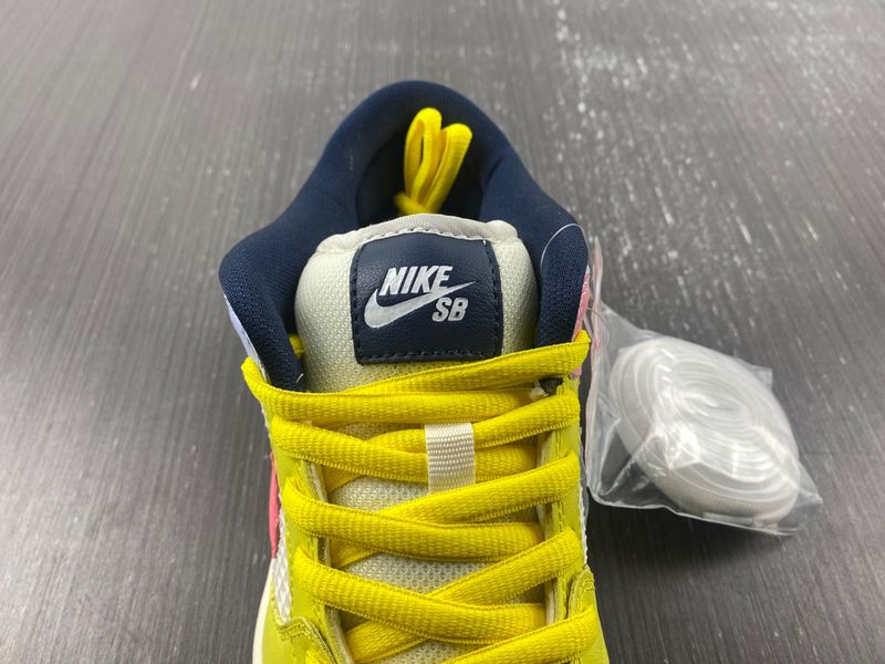Dunk SB Low Bettie DX5933-900