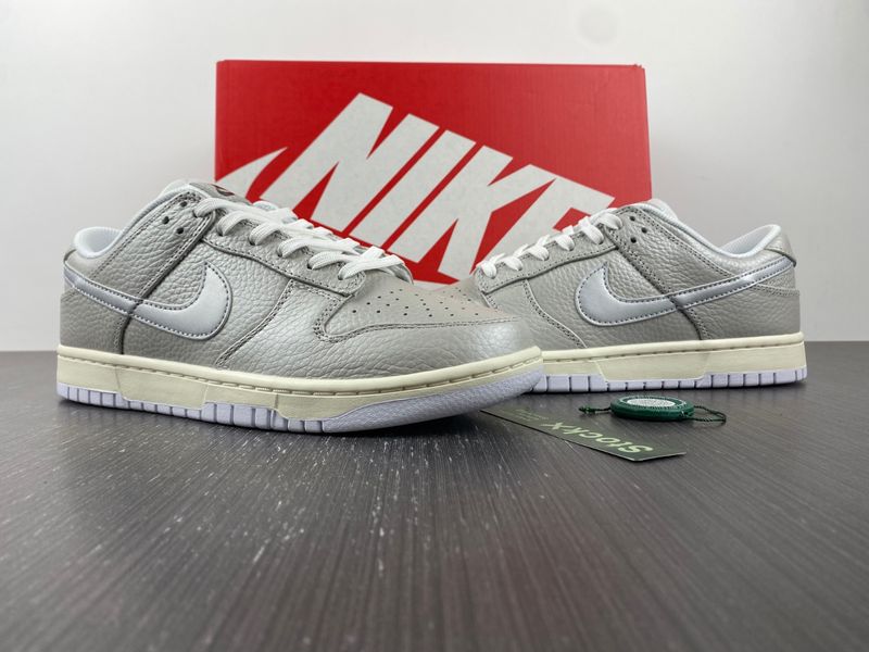 Dunk Low Metallic Silver  DX3197-095
