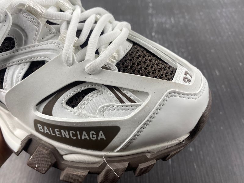 B*alenciaga Track AM221114-4