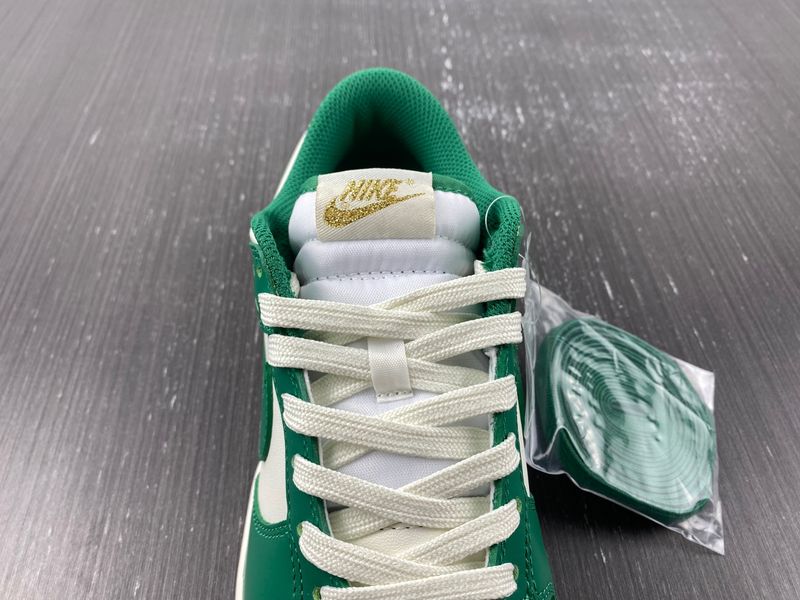 Dunk Low Malachite University Gold  FB7173-131