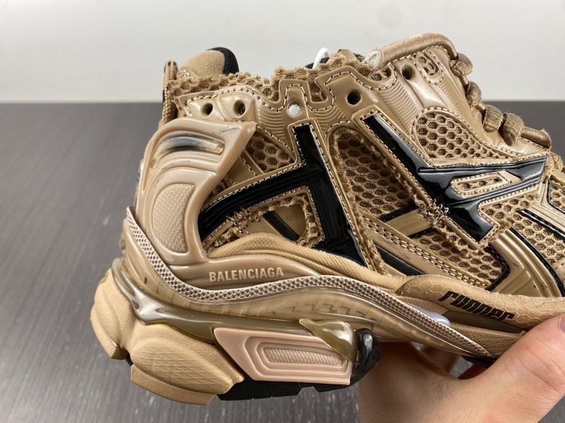 B*alenciaga runner AM221224