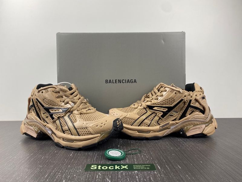 B*alenciaga runner AM221224