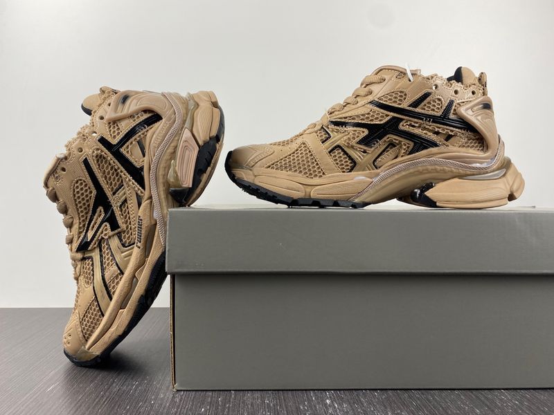 B*alenciaga runner AM221224