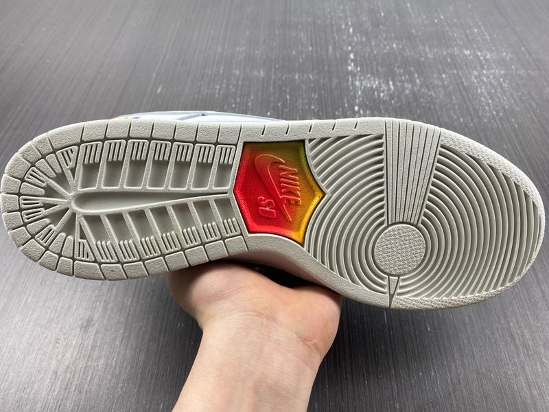 SB Dunk Low Pro Be True  DR4876-100