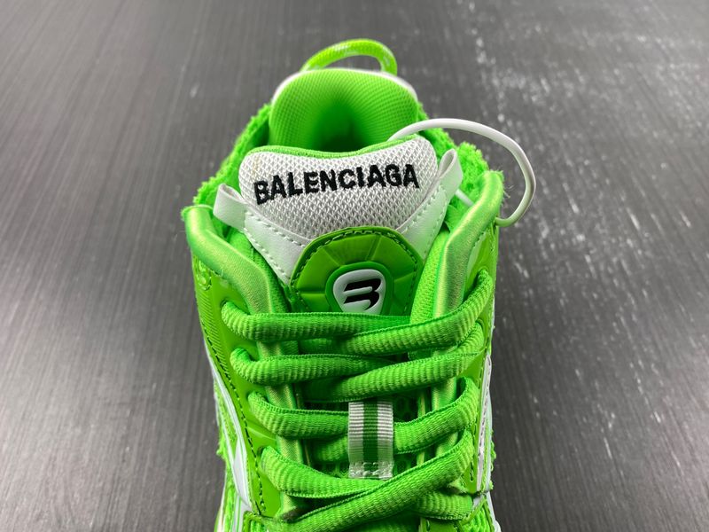B*alenciaga runner AM221225-2