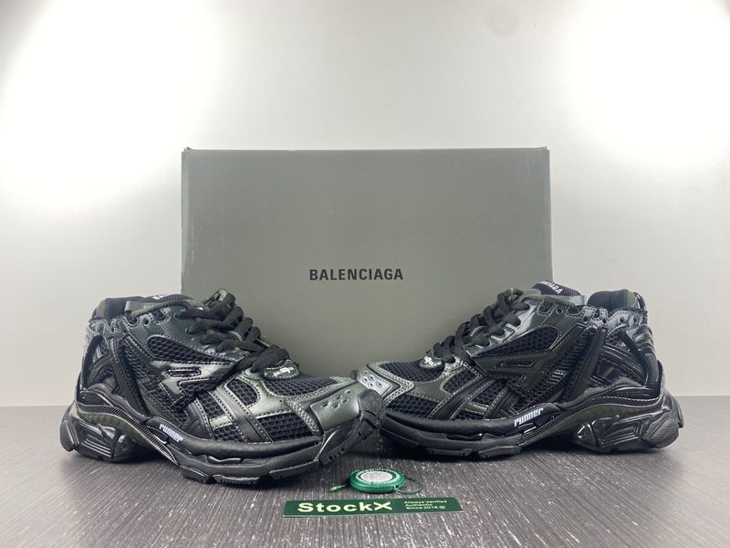 B*alenciaga runner AM221225-3