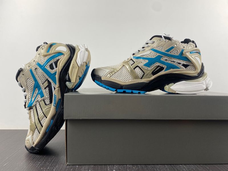 B*alenciaga runner AM221225-5
