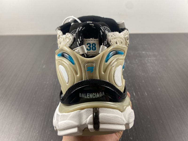 B*alenciaga runner AM221225-5