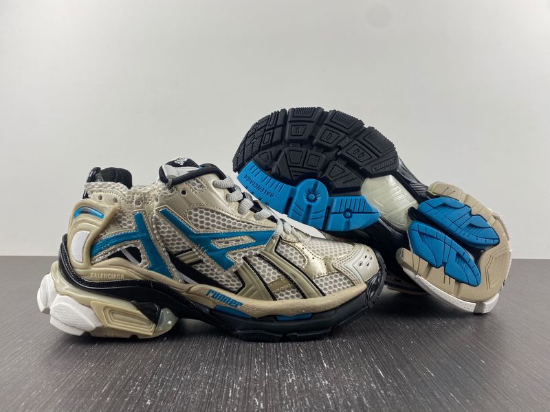 B*alenciaga runner AM221225-5
