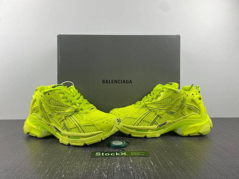 B*alenciaga runner AM221225-9