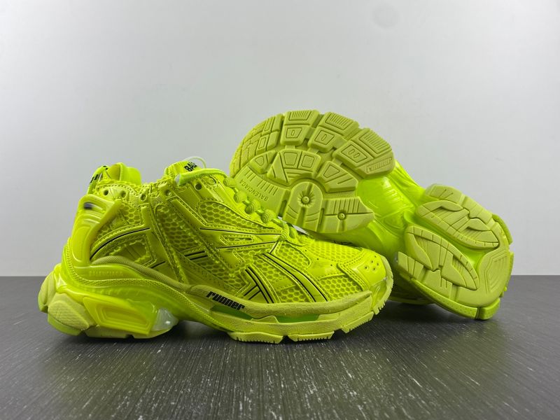 B*alenciaga runner AM221225-9