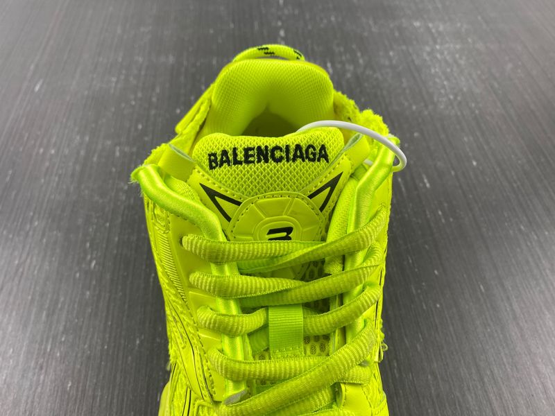 B*alenciaga runner AM221225-9