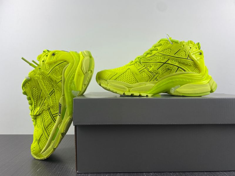B*alenciaga runner AM221225-9