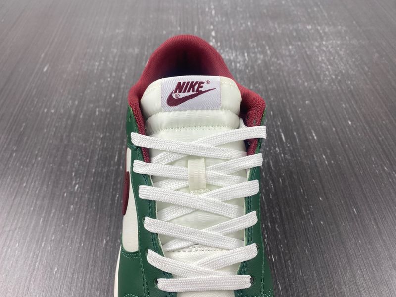Dunk Low Gorge Green  FB7160-161