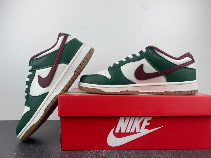 Dunk Low Gorge Green  FB7160-161