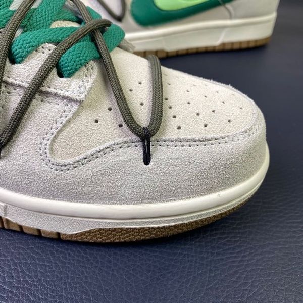 Dunk Low SE 85 Double Swoosh DO9457-100