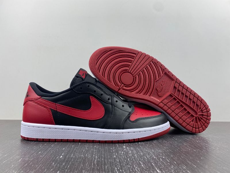 Air Jordan 1 Retro Low Bred  705329-001