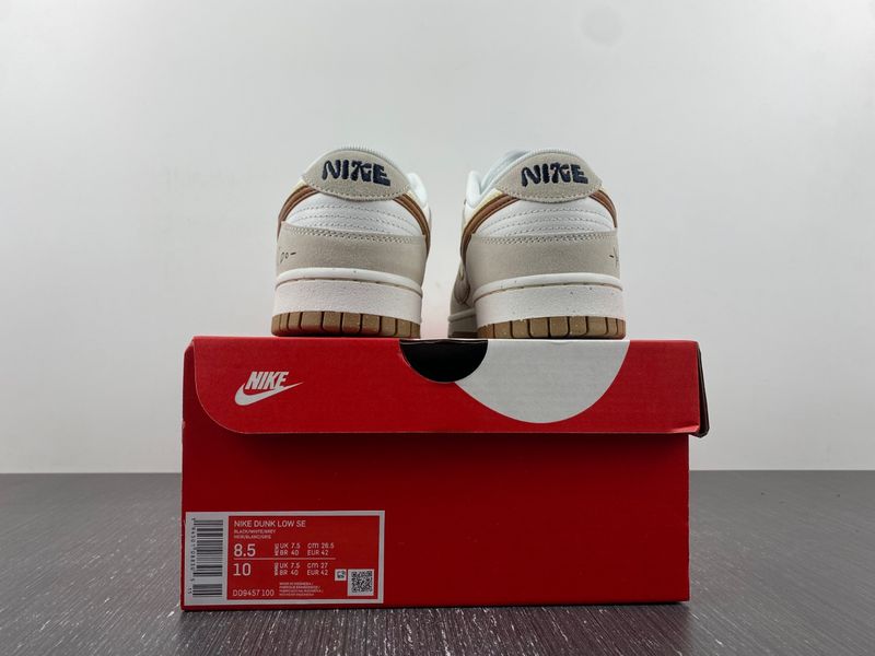 Dunk Low SE 85 Double Swoosh DO9457-100