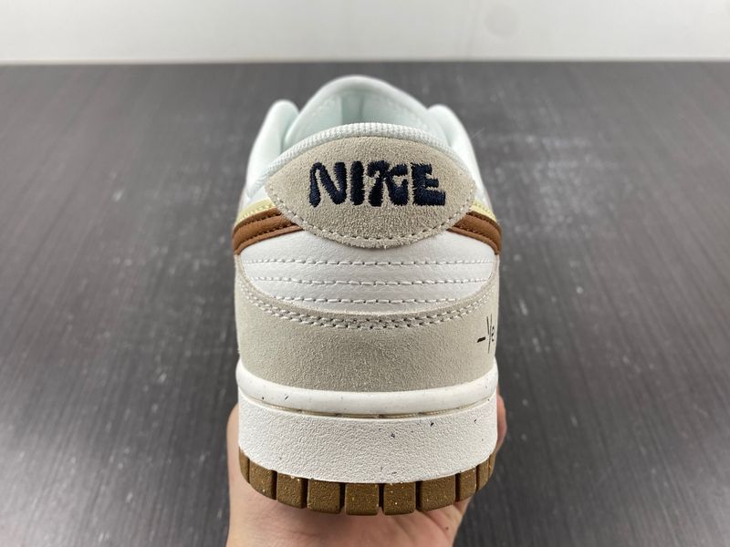 Dunk Low SE 85 Double Swoosh DO9457-100