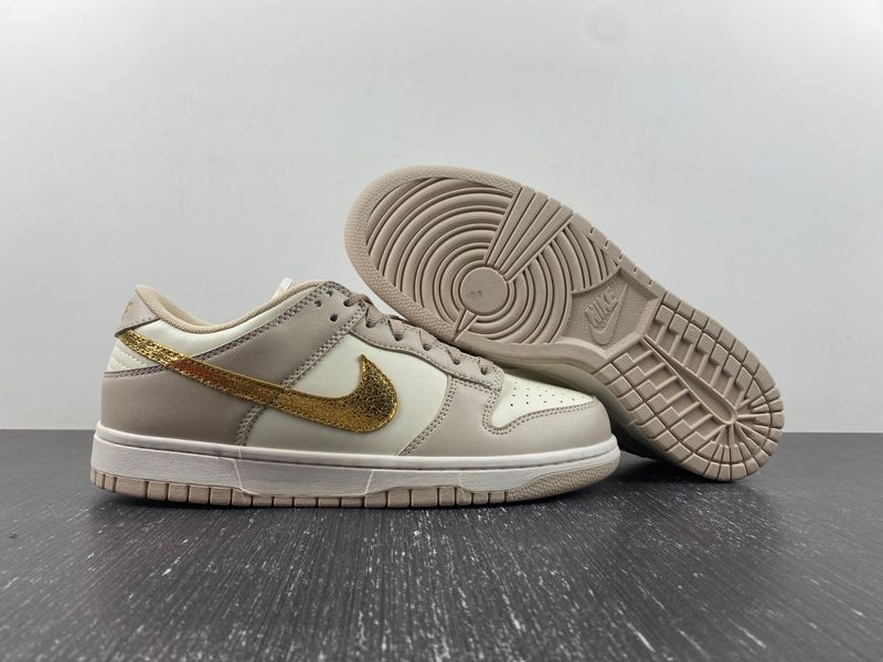 Dunk Low Phantom Metallic Gold  DX5930-001