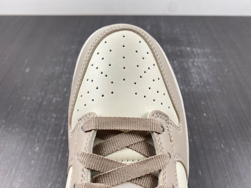 Dunk Low Phantom Metallic Gold  DX5930-001