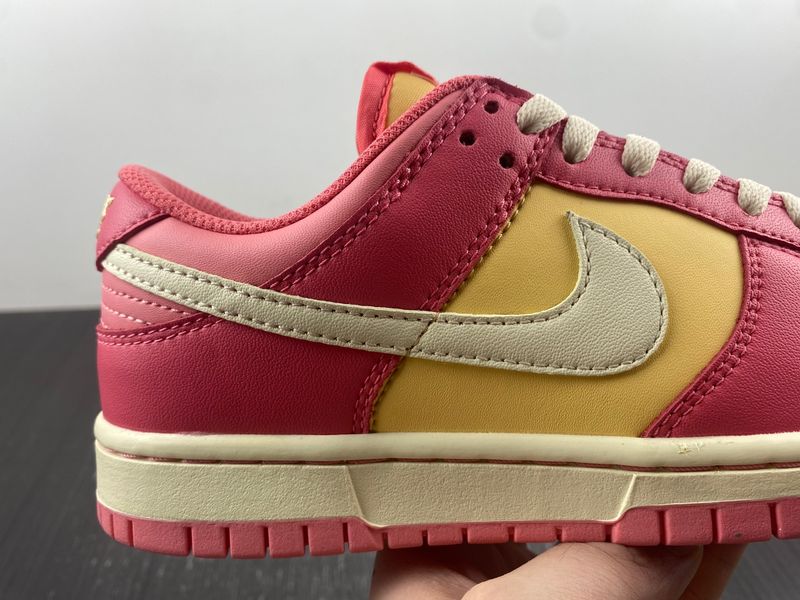 Dunk Low Strawberry Peach Cream DH9765-200