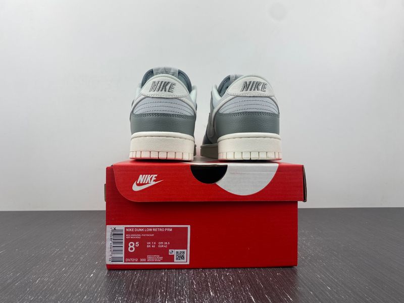 Dunk Low Mica Green  DV7212-300